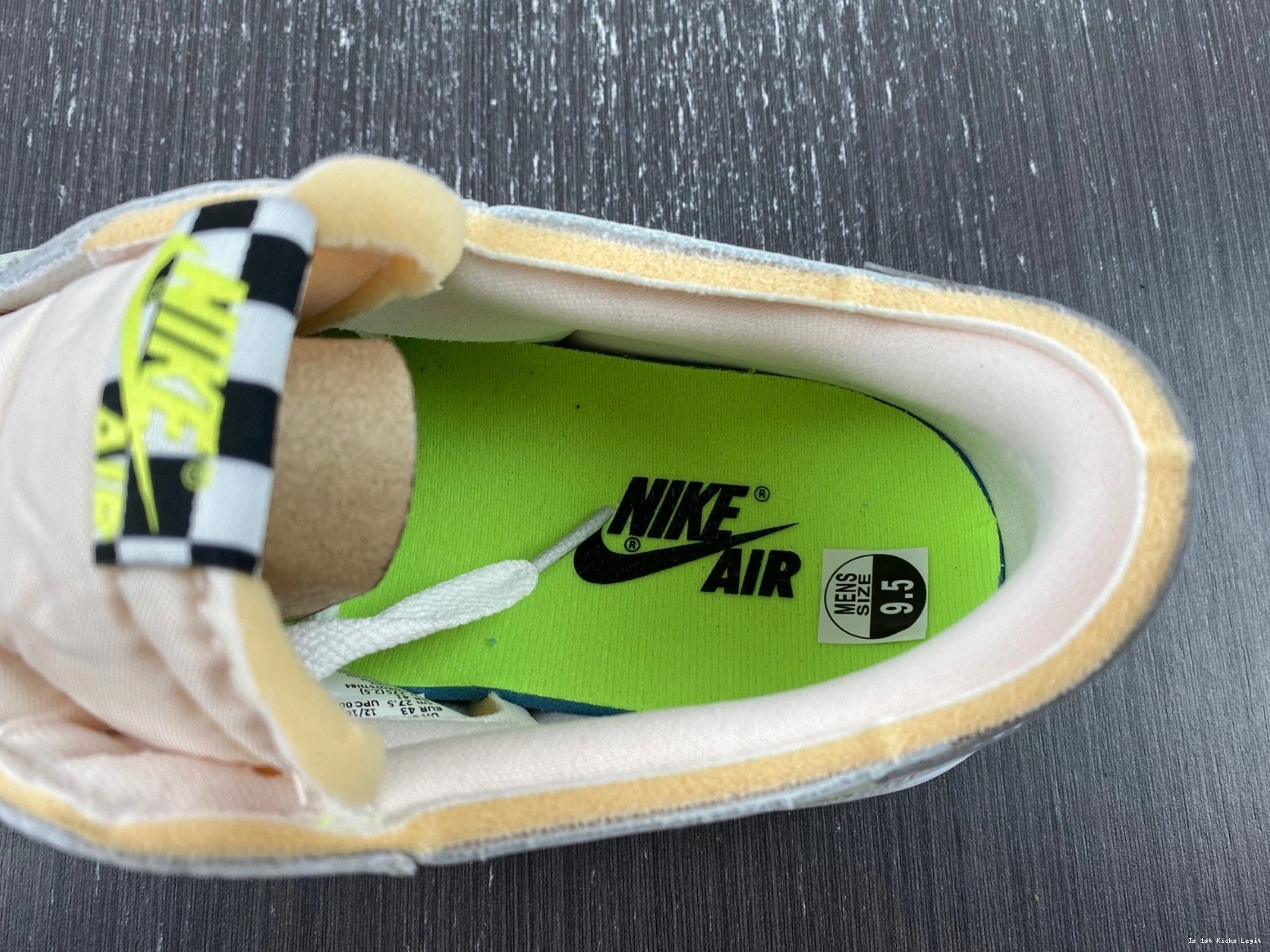  DM7837-103 Retro 1 Low Jordan Green Black White Ghost 1126